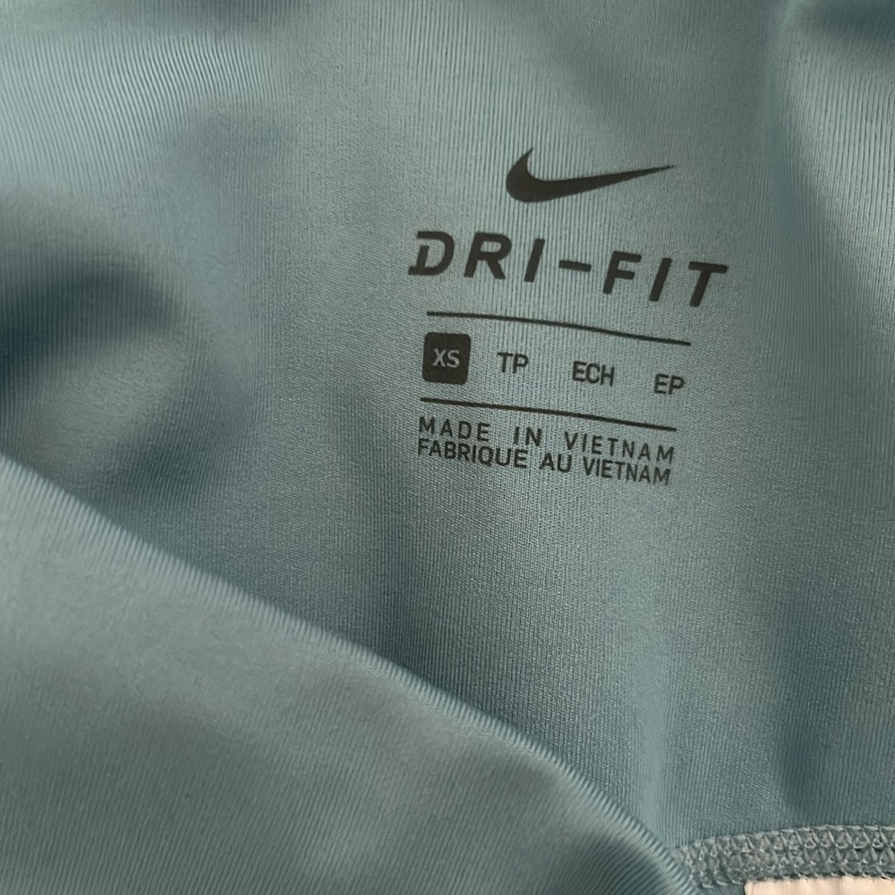 Nike leggings - Picture 2 of 3